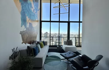 Cobertura Duplex Mobiliada no Bairro Vila Olímpia.