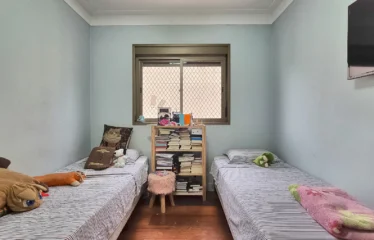 Apartamento 194m² com 3 Suítes e Andar Alto em Moema