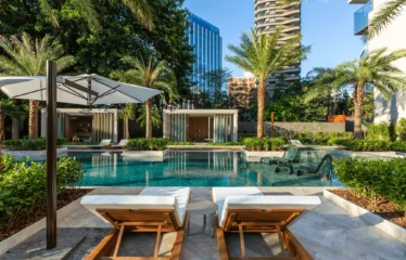 One Sixty — Penthouse 300m² com Pé Direito Duplo e Vista Panorâmica | Vila Olímpia | Felipe Starck